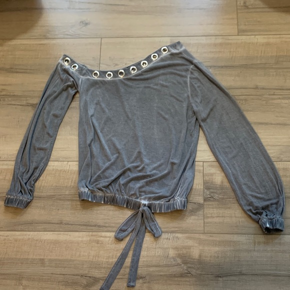 VENUS Tops - VENUS Gray Top with Silver Grommets Size XS but fits like a small